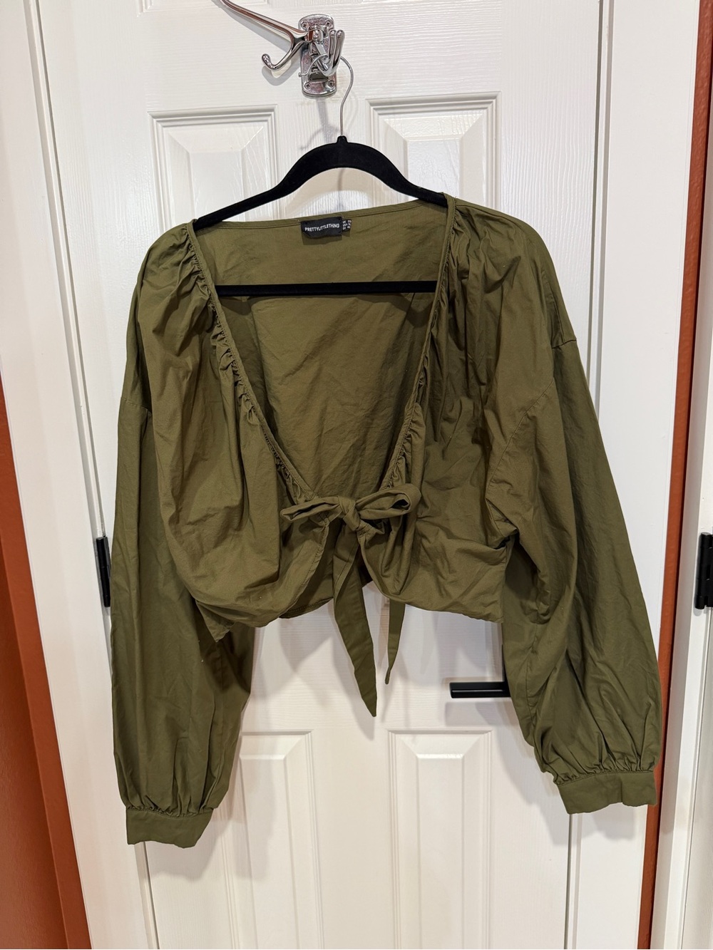 PrettyLittleThing Olive Green Tie-Front Puff Sleeve Crop Top